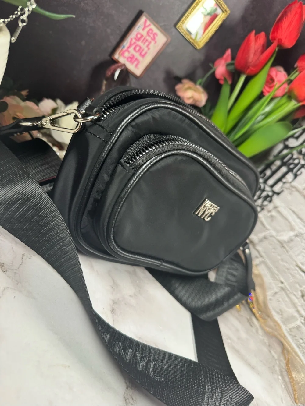 Steve Madden compact black